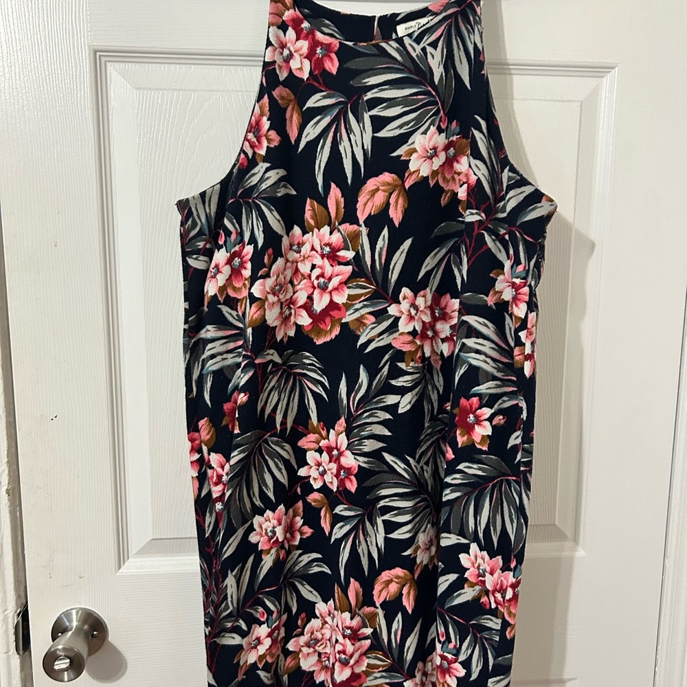 Simply Noelle Navy Floral Top